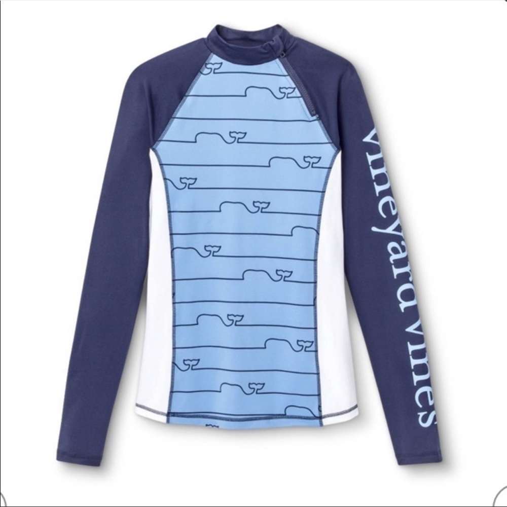 Vineyard Vines long sleeve logo tee.